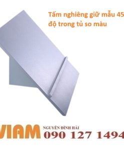 Tấm nghiêng giữ mẫu 45 độ trong tủ so màu  – Công cụ chính xác